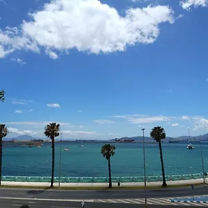 Habitación en casa particular Vistas A 3 Paises Y 2 Continentes 1º Linea De Playa A 5 Minutos De Gibraltar, La Línea de la Concepción